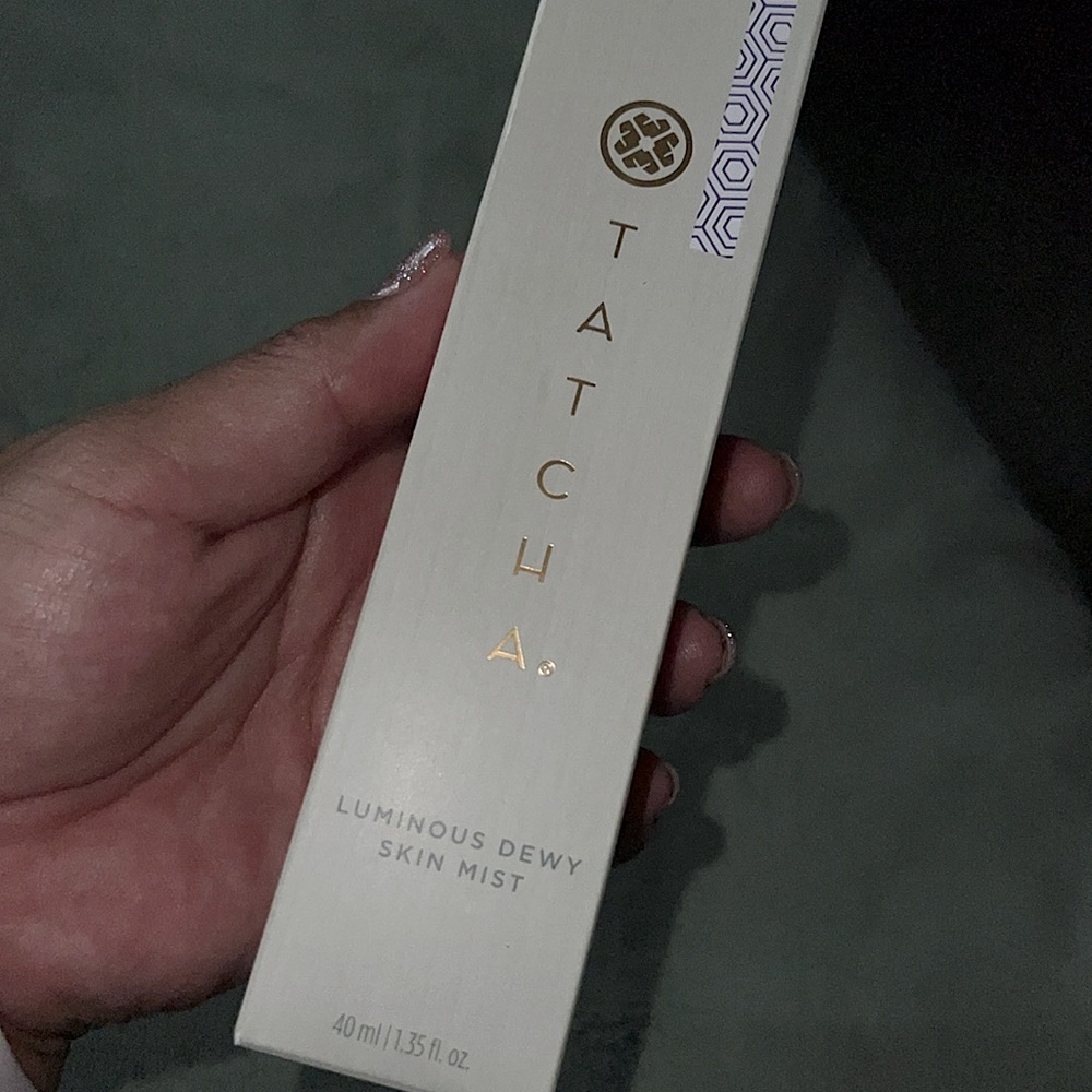 Luminous Dewy Skin Mist  40 ml. 1.35 Fl.oz.
